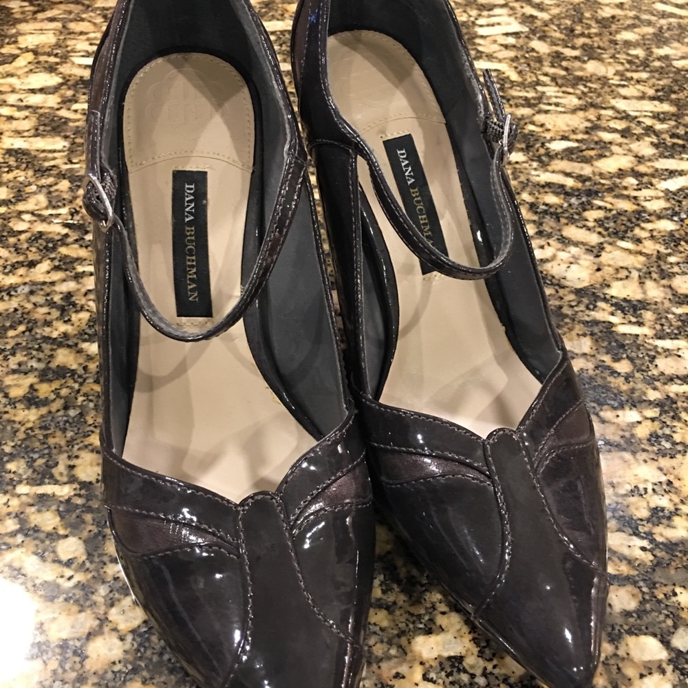 Ladies pumps